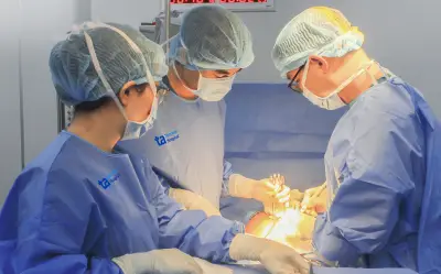 Hy hữu: Bé gái chào đời cùng thai ký sinh vùng mông dài 4cm