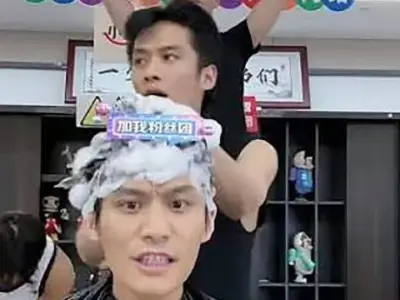 Đại Dương và Tiểu Dương bán khóa học livestream, gây tranh cãi