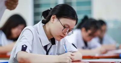 Điểm thi tốt nghiệp THPT 2026: Khoảng cách STEM và xã hội thu hẹp