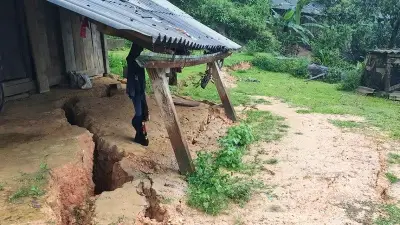 Điện Biên: 16 nhà dân thiệt hại do mưa lớn, giao thông nhiều nơi sạt lở