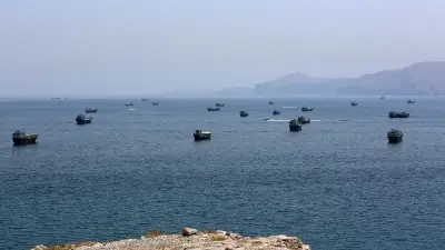 Iran tuyên bố kiểm soát eo biển Hormuz, Mỹ bác bỏ