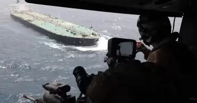 Iran đề xuất thu phí tàu phương Tây qua eo biển Hormuz