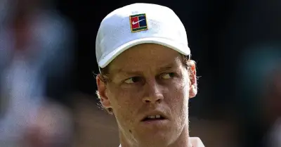 Jannik Sinner hạ Brooksby, vào vòng 4 Wimbledon 2026