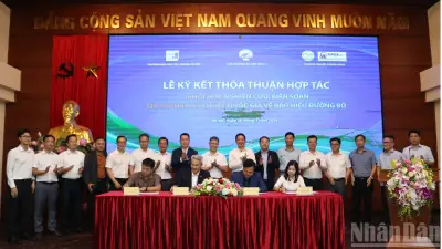 Ký kết thỏa thuận hợp tác chuyển đổi số và quy chuẩn báo hiệu đường bộ