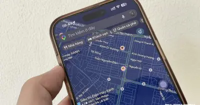 Lý do Google Maps bất ngờ chuyển sang giao diện tối khi đang lái xe ban ngày