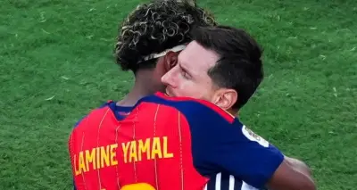 Lamine Yamal gây xúc động khi ôm Messi sau chung kết World Cup 2026