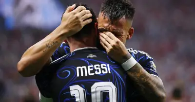 Lautaro Martinez gọi mẹ sau bàn thắng để đời từ đường chuyền của Messi