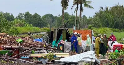 Lốc xoáy tại Cà Mau làm 4 người bị thương, hơn 70 căn nhà hư hỏng
