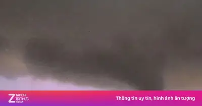 Lốc xoáy và lũ lụt tàn phá Trung Quốc, hàng chục người chết
