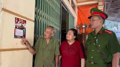Lào Cai: 'Đi từng ngõ, dán từng nhà' và mô hình 'Giáo họ không ma túy' đẩy lùi ma túy