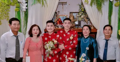 Đám cưới 7 năm chờ đợi: Mẹ dặn 'chỉ cần sống tốt và yêu thương nhau'