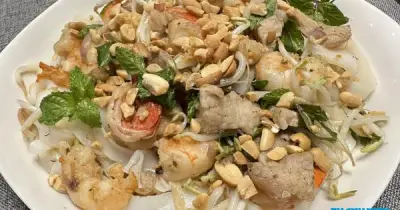 Mì Quảng trộn: Hương vị quê hương mộc mạc đậm đà