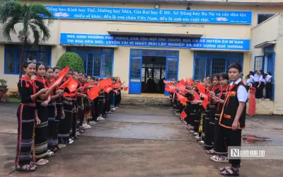 Mở rộng chính sách hỗ trợ học tập cho dân tộc thiểu số rất ít người