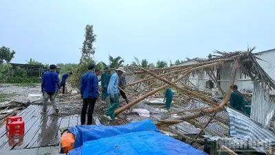 Mưa dông làm sập tốc mái 27 nhà tại Cà Mau, thiệt hại 380 triệu