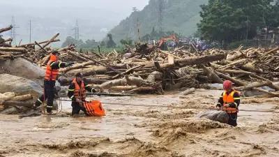 Mưa lũ Lai Châu, Sơn La: 1 người chết, nhiều nhà sập, giao thông tê liệt