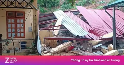 Mưa lũ làm sập khu nhà bán trú trường học ở Sơn La