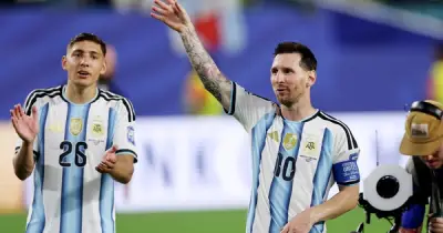 Messi mất kiến tạo lịch sử vì VAR, Argentina thắng nghẹt thở Cabo Verde