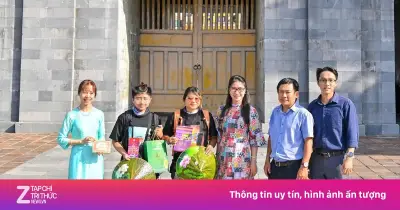 Miễn phí vé tham quan di sản Huế cho 2 mẹ con đi bộ 750 km từ Hà Nội