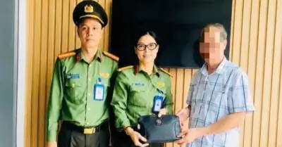 Nam hành khách để quên túi đỏ chứa hơn 4 tỷ đồng ở sân bay