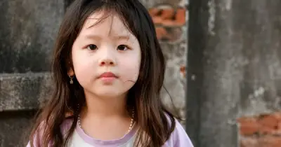 Nghiên cứu bất ngờ: Tuổi thơ càng dài, não bộ trẻ càng thông minh