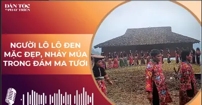 Người lo lắng đến mặc đẹp nhảy múa trong đám ma tưởng niệm