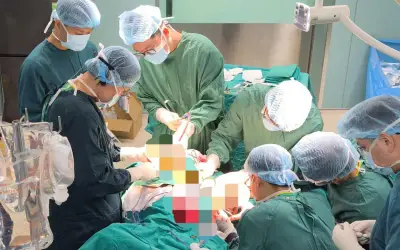 Người đàn ông 76 tuổi phát hiện ung thư hàm mặt sau 3 tháng nổi u ở má