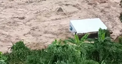 Ngôi nhà hai tầng đổ sập xuống dòng nước lũ ở Lai Châu