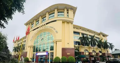 Đình chỉ 1 năm hai sinh viên đe dọa tiêm thuốc độc người bình luận
