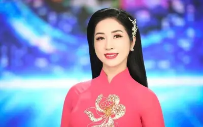 NSƯT Phương Nga sau 25 năm giành giải nhất Sao Mai: Sự nghiệp và gia đình viên mãn