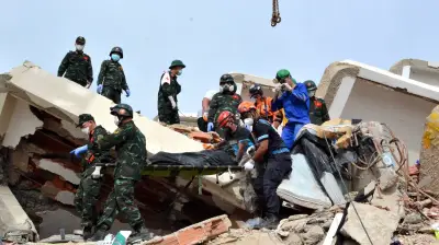 Đoàn Việt Nam đưa 54 thi thể nạn nhân động đất Venezuela ra khỏi đống đổ nát