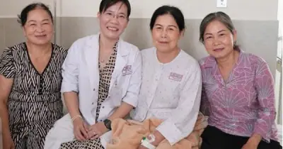 Phụ nữ 62 tuổi từ Mỹ về Việt Nam phẫu thuật sa tạng chậu thành công