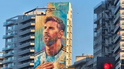 Phục dựng tranh tường Messi 534m2, Yamal lập kỷ lục, FIFA mở bán thêm vé chung kết