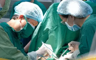 Phát hiện ung thư vú ngay trên bàn mổ dù sinh thiết lành tính
