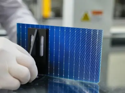 Pin mặt trời perovskite hữu cơ đạt hiệu suất kỷ lục 28,04%