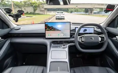 Proton eMas 7 Premium Plus 2026 ra mắt: SUV điện 450 km, giá 768 triệu cạnh tranh Mazda CX-5