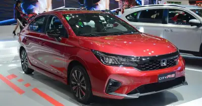 Sedan hạng B ế ẩm: Hyundai Accent giảm giá sâu vẫn bán chậm, Honda City bám đuổi Toyota Vios