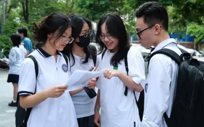 Siêu bão Dolphin cấp 17, đại học lọc ảo, vụ thi thể chung cư, cháy xe Nha Trang