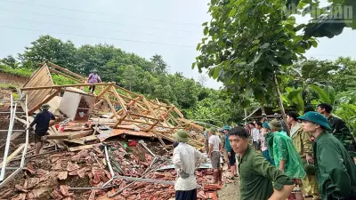 Sơn La: Sạt lở đổ sập nhà dân, huy động 150 người khắc phục