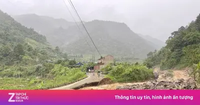 Sạt lở vùi lấp tỉnh lộ 109 ở Sơn La, giao thông tê liệt
