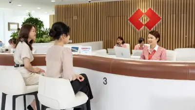 Techcombank báo lãi 18,5 nghìn tỷ đồng nửa đầu năm 2026