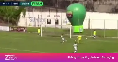 Thủ môn Sergio Avellaneda tự đá phản lưới nhà gây sốc tại giải Hạng Nhì Venezuela