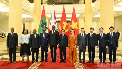 Thường trực Ban Bí thư Trần Cẩm Tú tiếp Tổng Thư ký Đảng CNDD-FDD Burundi