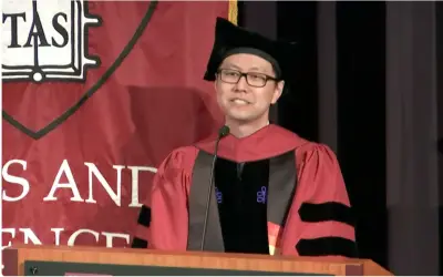 Tiến sĩ Harvard Joel Tan: Từ học sinh bị từ chối đến người phát biểu đại diện toàn khóa