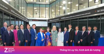 Tiến sĩ Nguyễn Thị Phương Thảo bấm nút khai phiên Sàn GDCK London
