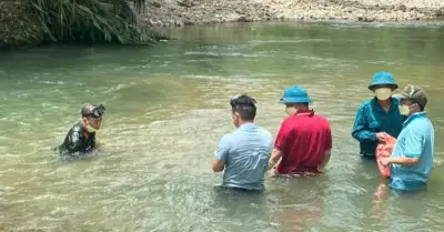 Tìm thấy thi thể cháu bé bị vùi dưới cát sau nhiều ngày mất tích ở Thái Nguyên