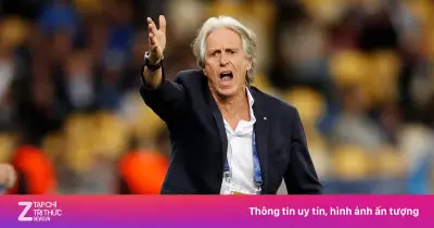 Tân HLV Jorge Jesus chỉ trích hàng tiền vệ Bồ Đào Nha ngay ngày đầu nhậm chức