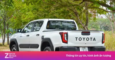 Toyota Hilux lần đầu vượt mốc 1.000 xe, vượt mặt Ford Ranger