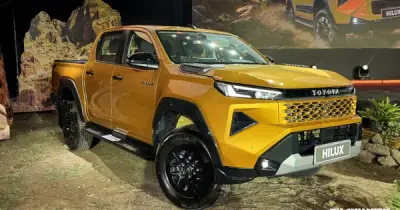 Toyota Hilux vượt Ford Ranger, rút ngắn cách biệt doanh số bán tải tháng 6/2026