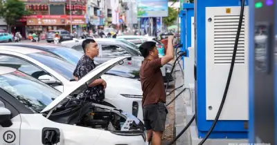 TP.HCM yêu cầu cán bộ chuyển đổi sang xe điện, đẩy nhanh giao thông xanh
