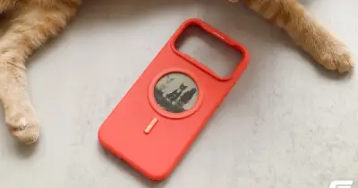 Trên tay XTREM E-Ink Case: ốp iPhone đổi giao diện không cần pin